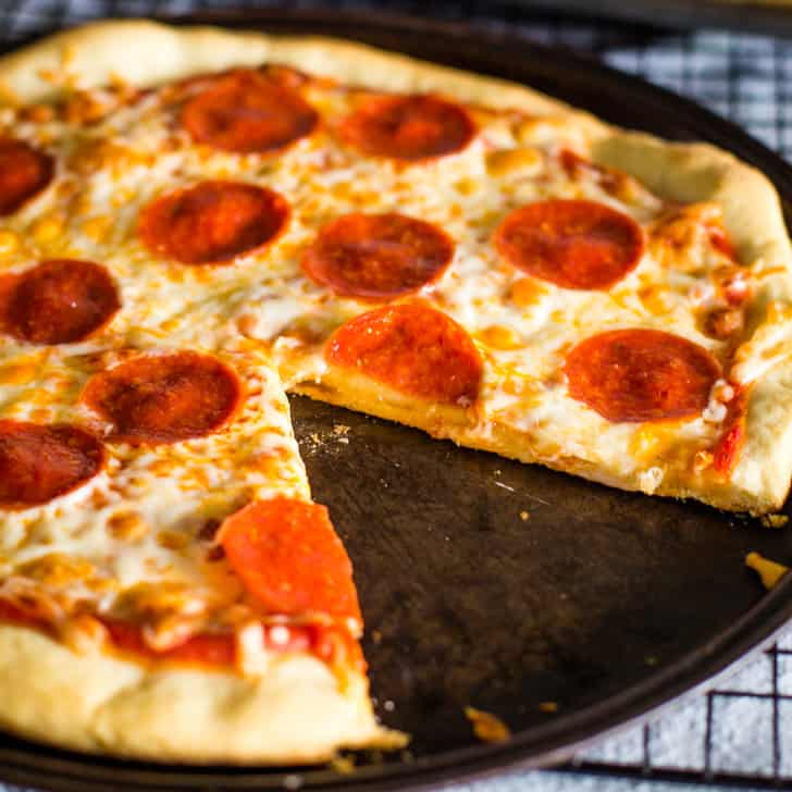 No Waiting, No Kneading: Your Guide to 5-Minute Pizza Dough